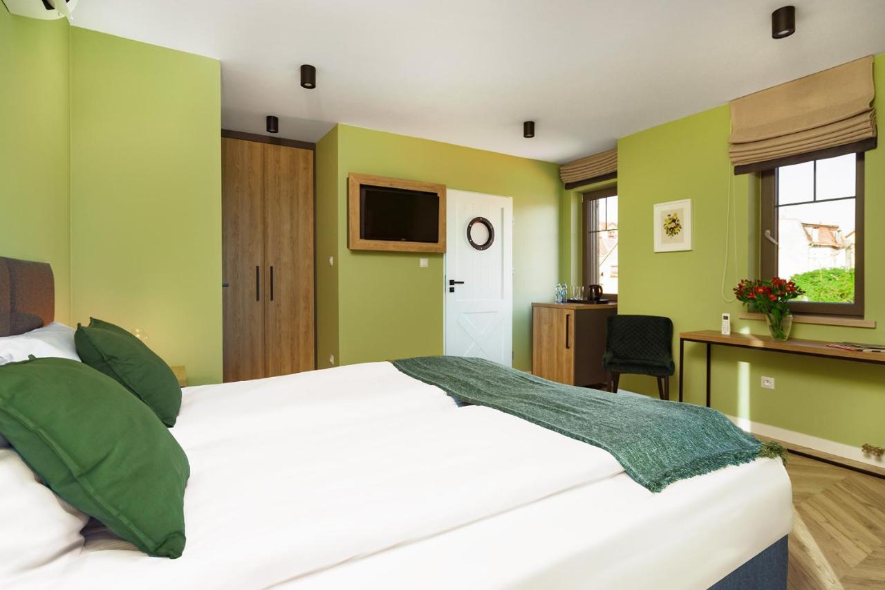 Kamienica Portowa Aparthotel Mikołajki Exteriör bild