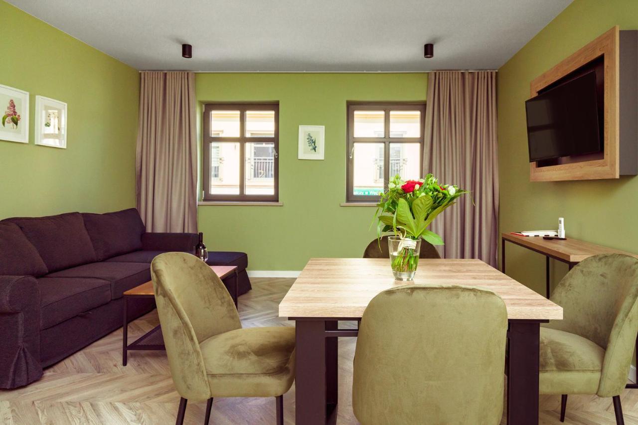 Kamienica Portowa Aparthotel Mikołajki Exteriör bild