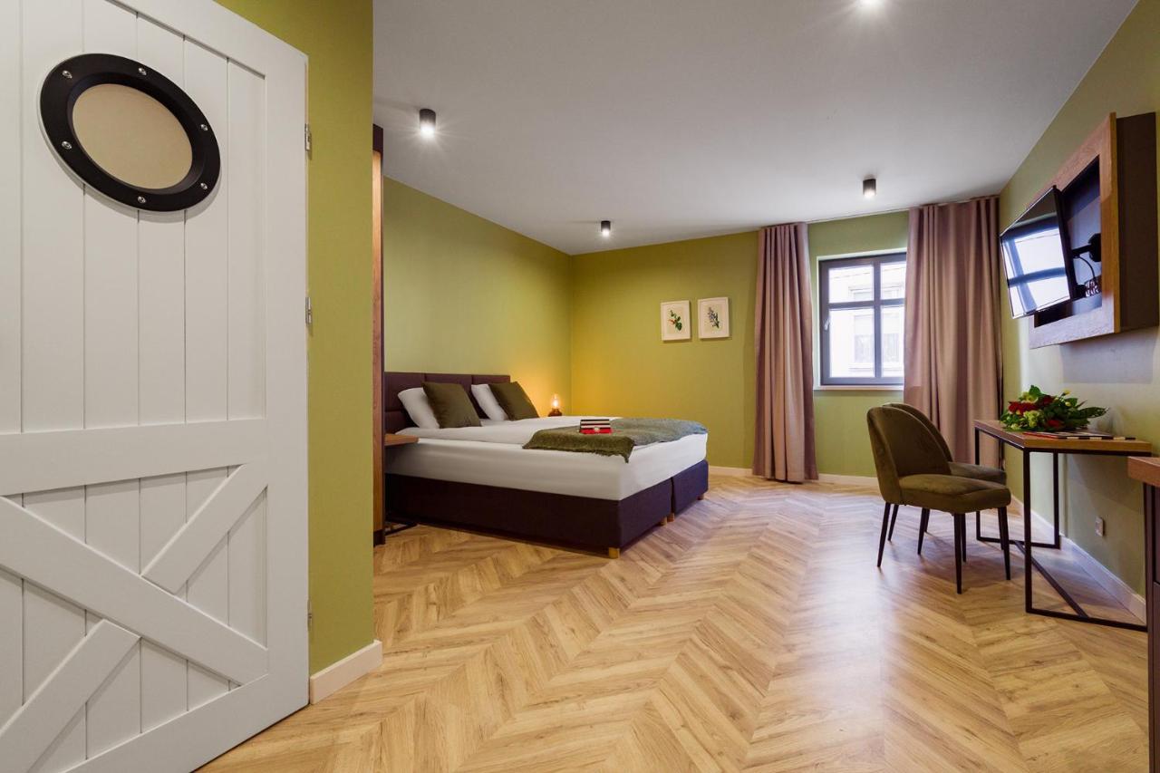 Kamienica Portowa Aparthotel Mikołajki Exteriör bild